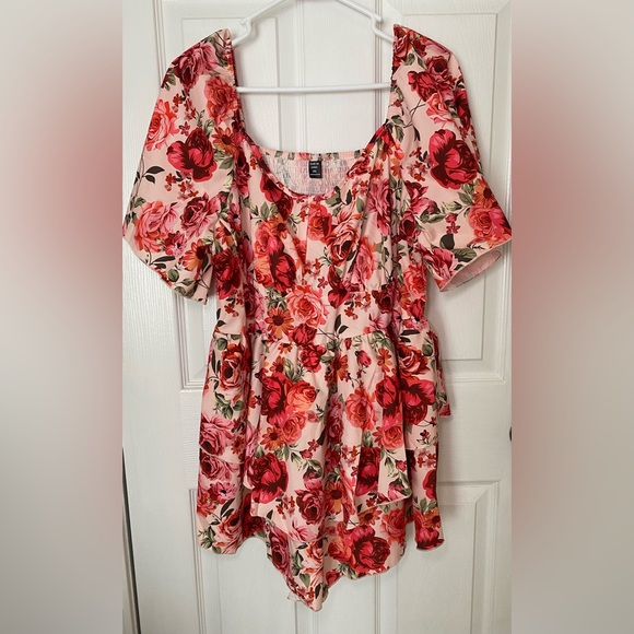 NWOT Floral Pink Romper Size 1X - Picture 3 of 6